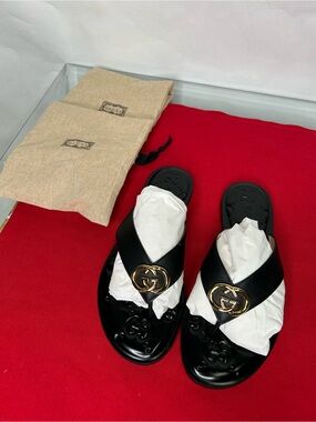 Gucci Thong Sandals Interlocking G Black Leather GG Slide Gold Embossed Kika